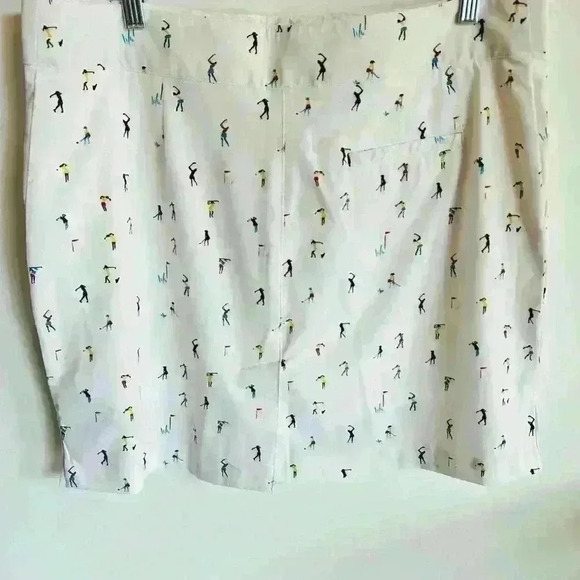 NEW! IZOD Golf Skort with Golfer Print - Picture 3 of 10